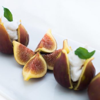Figs with coconut cream