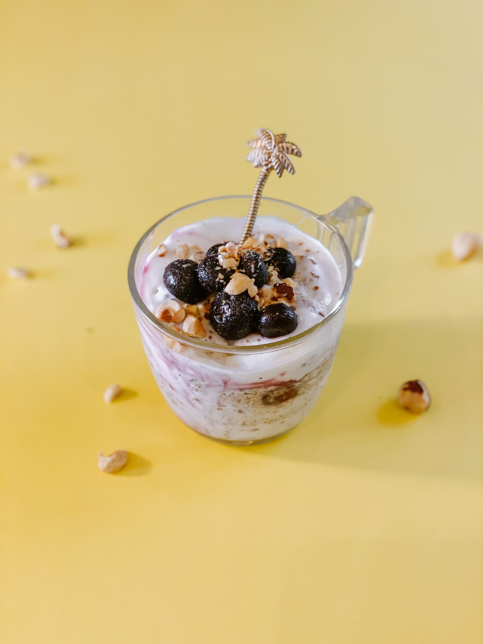 Flat belly breakfast with vegan yogurt flaxseeds & blueberries